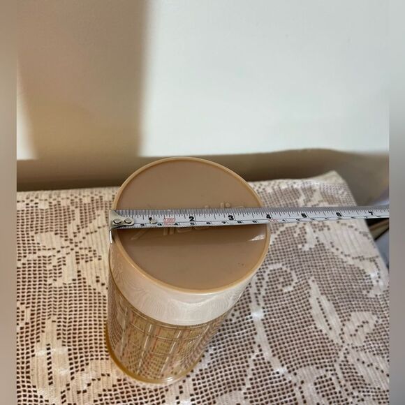 Aladdin kitchen || Vintage Aladdins vintage thermo bottle || Plaid thermos - Picture 7 of 10